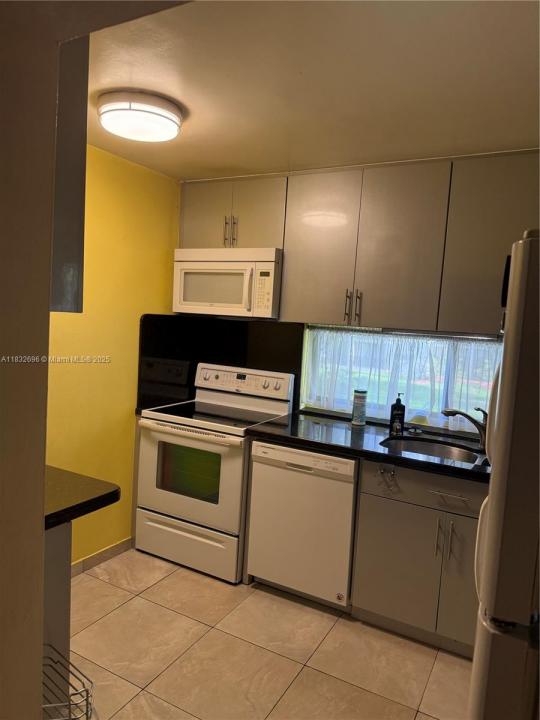 17021 N Bay Rd 222, Sunny Isles Beach, 佛罗里达州 33160, 美国