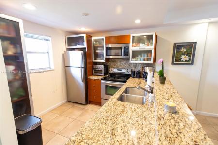 100 Edgewater Dr 336, Coral Gables, Florida 33133, USA