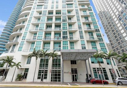 300 S Biscayne Blvd T-3201, Miami, Florida 33131, USA