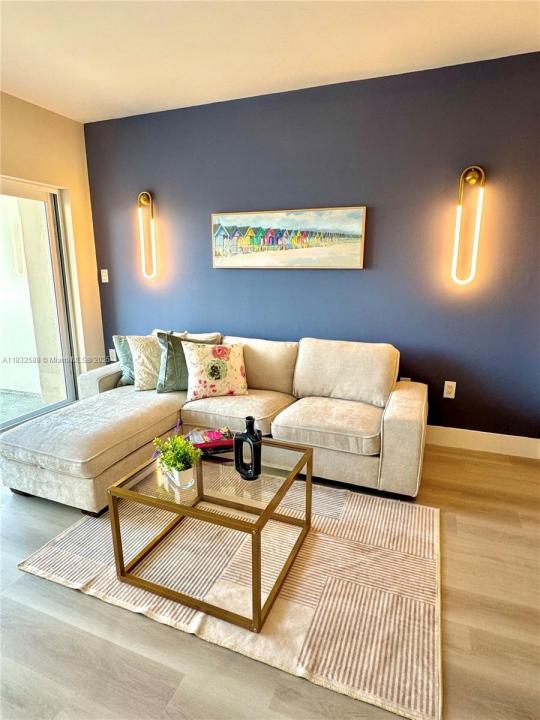 300 Bayview Dr 1801, Sunny Isles Beach, פלורידה 33160, ארצות הברית של אמריקה 