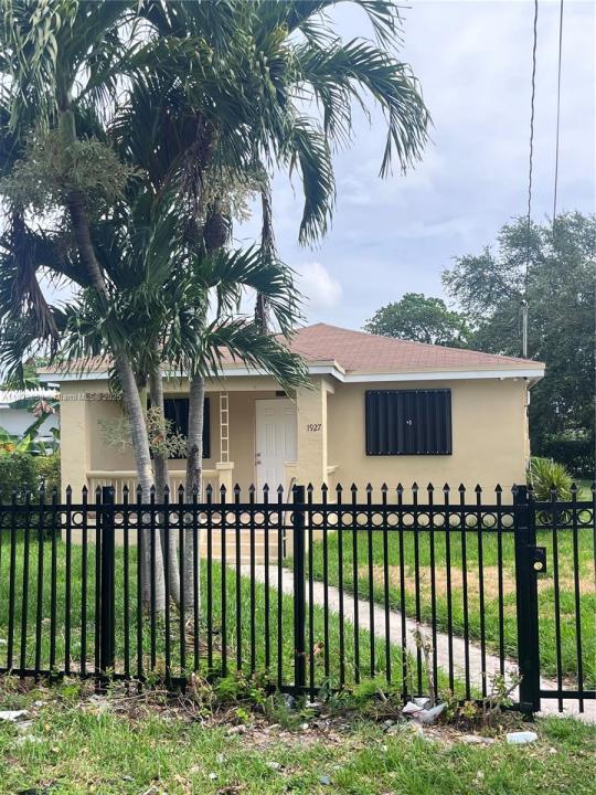 1927 NW 64 st, Miami, פלורידה 33147, ארצות הברית של אמריקה