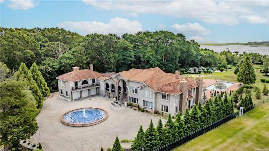 42 Old Neck Road S, Brookhaven, Nowy Jork 11934, USA