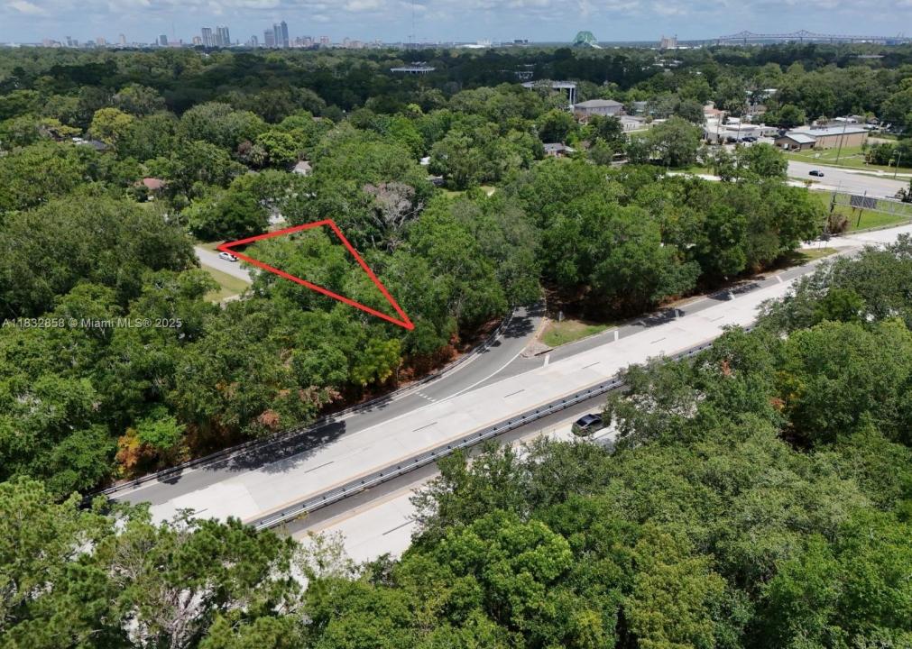 5015 BRIDGEWATER CIRCLE, Jacksonville, Florida 32207