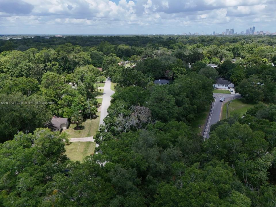 5015 BRIDGEWATER CIRCLE, Jacksonville, Florida 32207