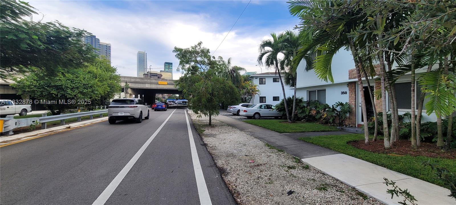 350 SW 15th Rd 8, Miami, Florida 33129, HOA KỲ
