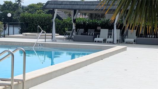 491 Ives Dairy Rd 306-5, Miami, Florida 33179, USA