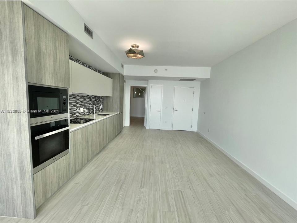 2900 NE 7th Ave 2706, Miami, Florida 33137, USA
