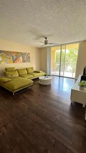 19901 E Country Club Dr 2202, Aventura, Florida 33180, USA