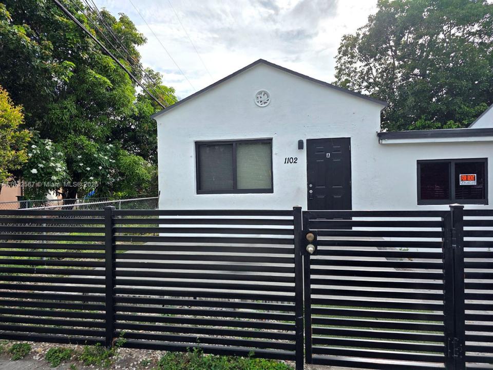 1102 NW 103rd St 2, Miami, Florida 33150, Estados Unidos