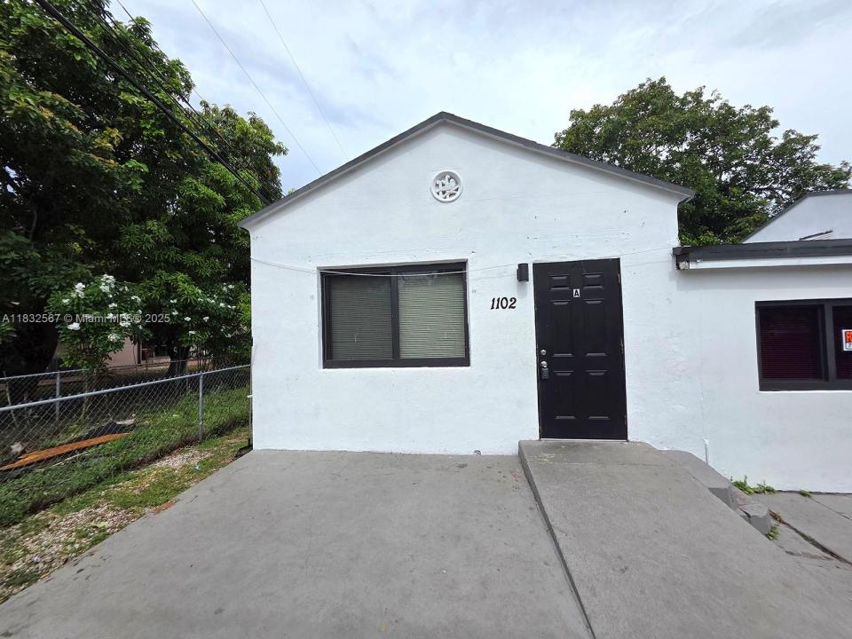 1102 NW 103rd St 2, Miami, Florida 33150, Estados Unidos
