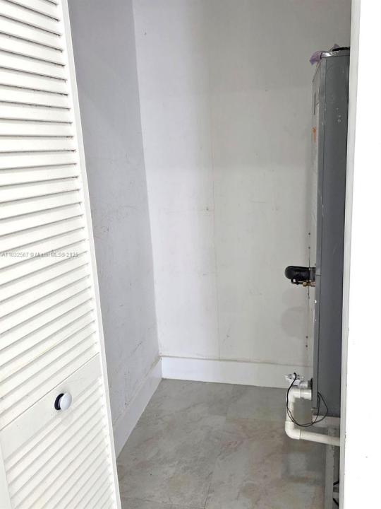 1102 NW 103rd St 2, Miami, Florida 33150, Estados Unidos