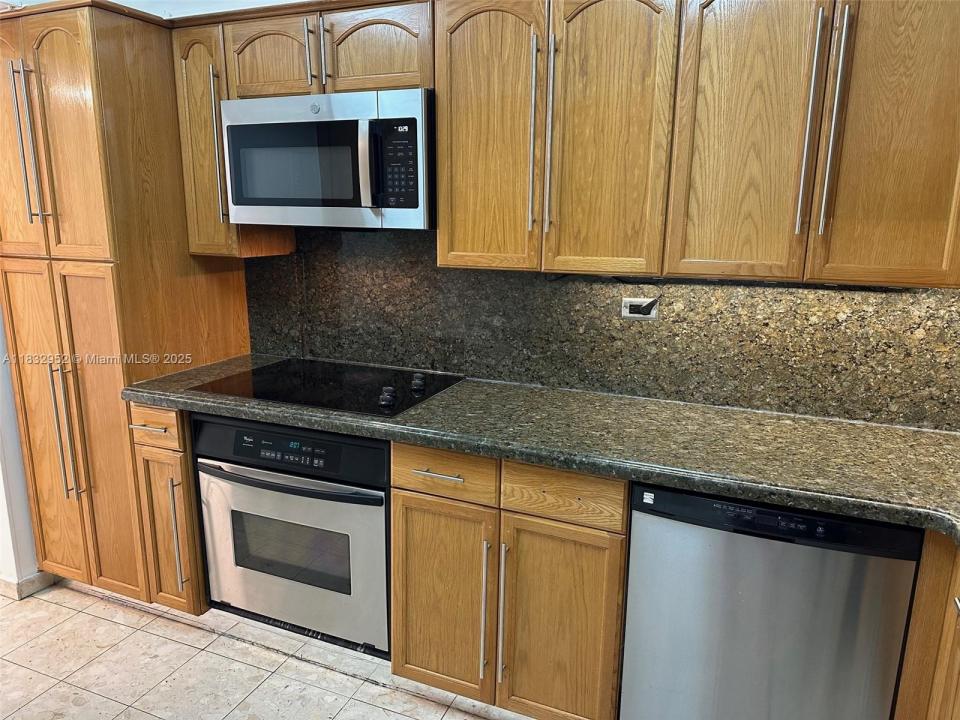 6039 Collins Ave 529, Miami Beach, Florida 33140, Stati Uniti