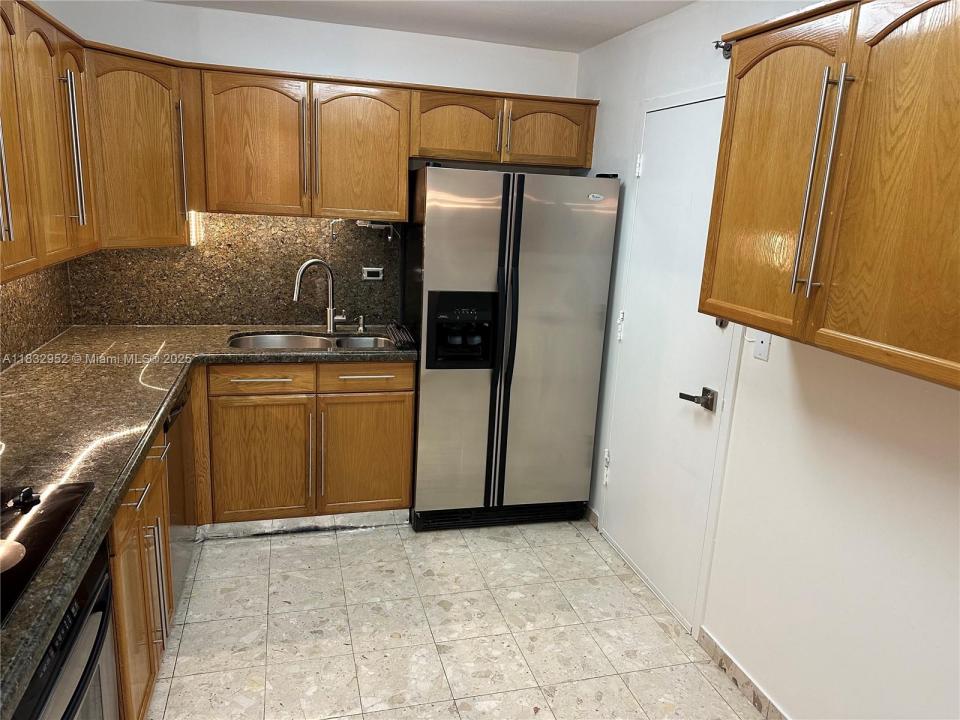 6039 Collins Ave 529, Miami Beach, Florida 33140, Stati Uniti