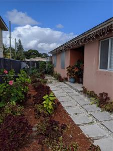 3015 NW 132nd Ter 1, Opa-Locka, Florida 33054, USA