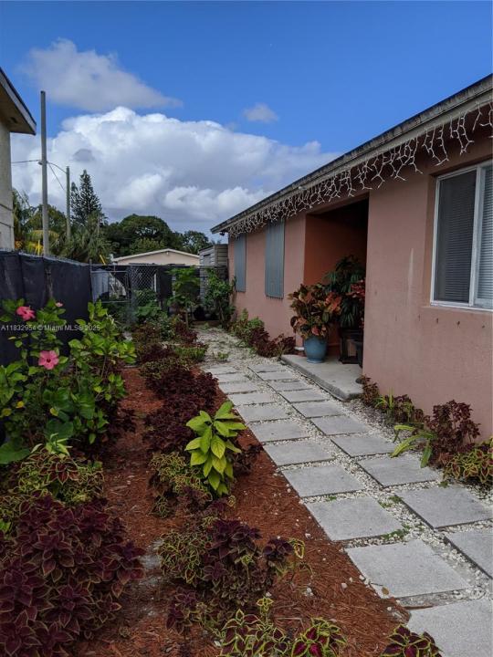 3015 NW 132nd Ter 1, Opa-Locka, 佛罗里达州 33054, 美国