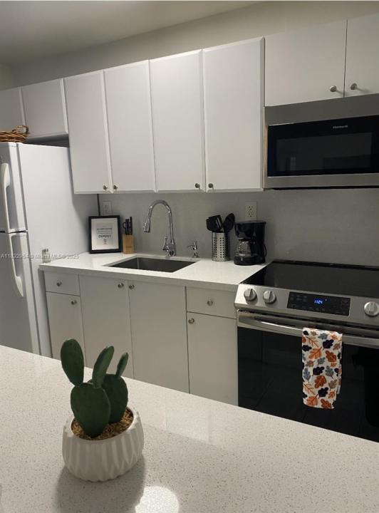 3015 NW 132nd Ter 1, Opa-Locka, 佛罗里达州 33054, 美国