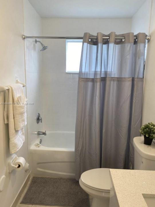 3015 NW 132nd Ter 1, Opa-Locka, 佛罗里达州 33054, 美国