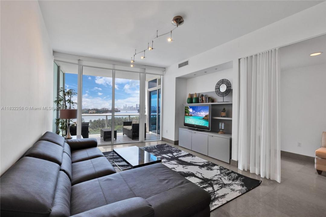 100 S Pointe Dr 902, Miami Beach, Florida 33139