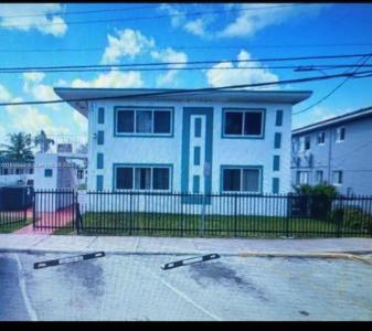 2101 Calais Dr 7, Miami Beach, Florida 33141, USA