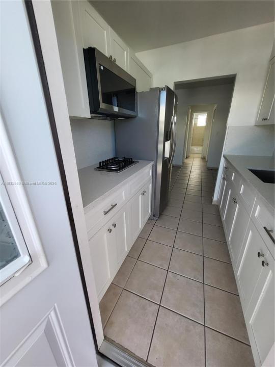 2101 Calais Dr 7, Miami Beach, Floryda 33141, USA