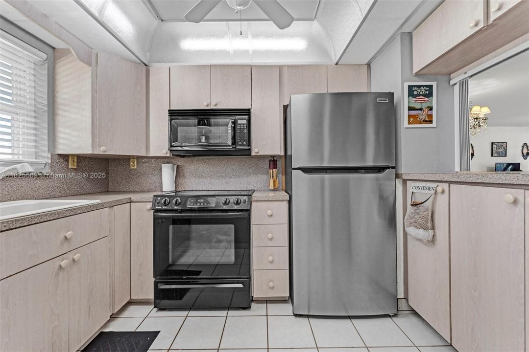 1169 Hillsboro Mile 111, Hillsboro Beach, Florida 33062, Estados Unidos