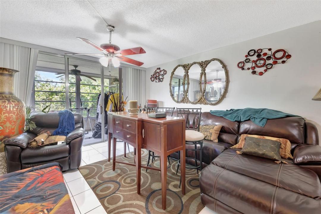 3070 NW 48th Ter 415, Lauderdale Lakes, フロリダ 33313, アメリカ合衆国