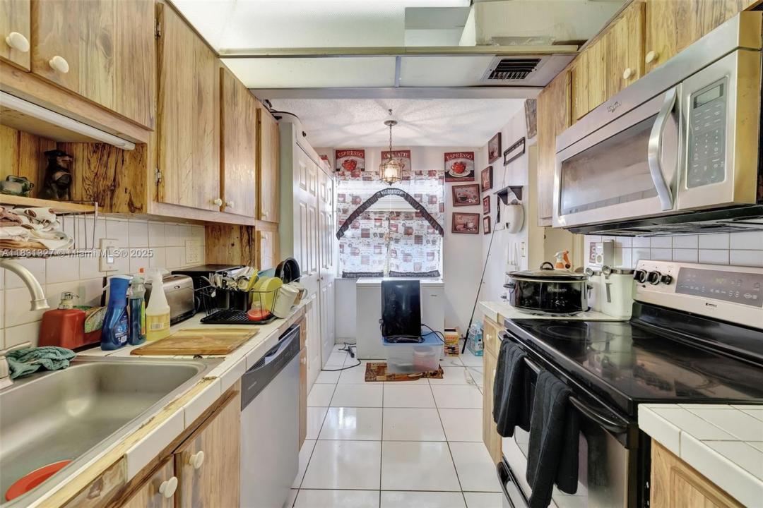 3070 NW 48th Ter 415, Lauderdale Lakes, フロリダ 33313, アメリカ合衆国