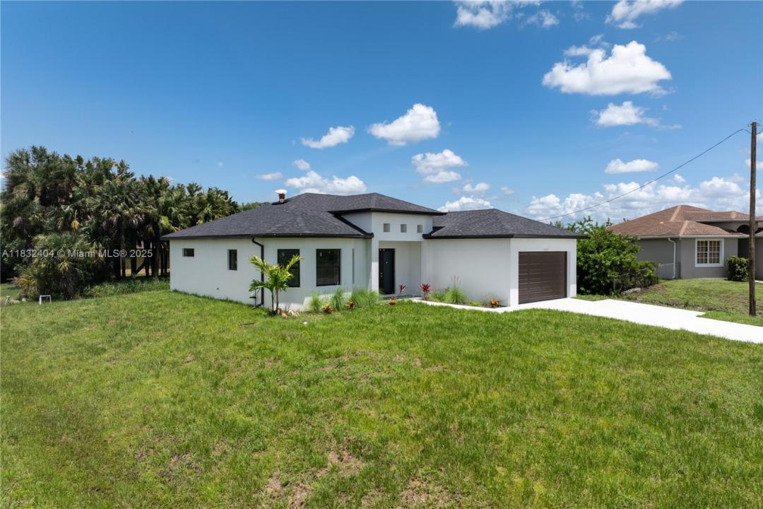 2601 Karen CIR, Lehigh Acres, Florida 33971