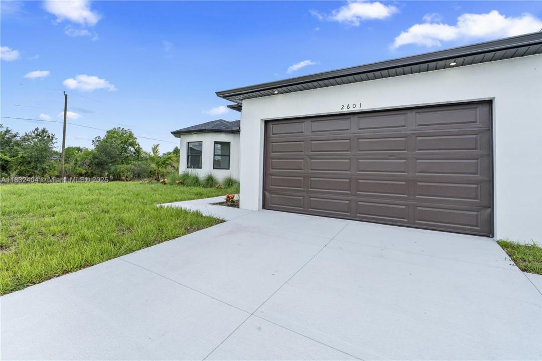 2601 Karen CIR, Lehigh Acres, Florida 33971