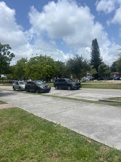 2240 NE 172nd St 1, North Miami Beach, فلوريدا 33160, الولايات المتحدة