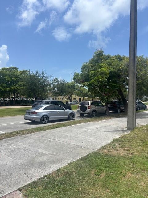2240 NE 172nd St 1, North Miami Beach, فلوريدا 33160, الولايات المتحدة