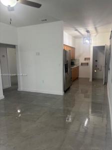 2240 NE 172nd St 1, North Miami Beach, Florida 33160, USA