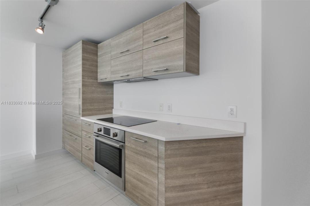 650 NE 32nd St 4301, Miami, Flórida 33137, Estados Unidos