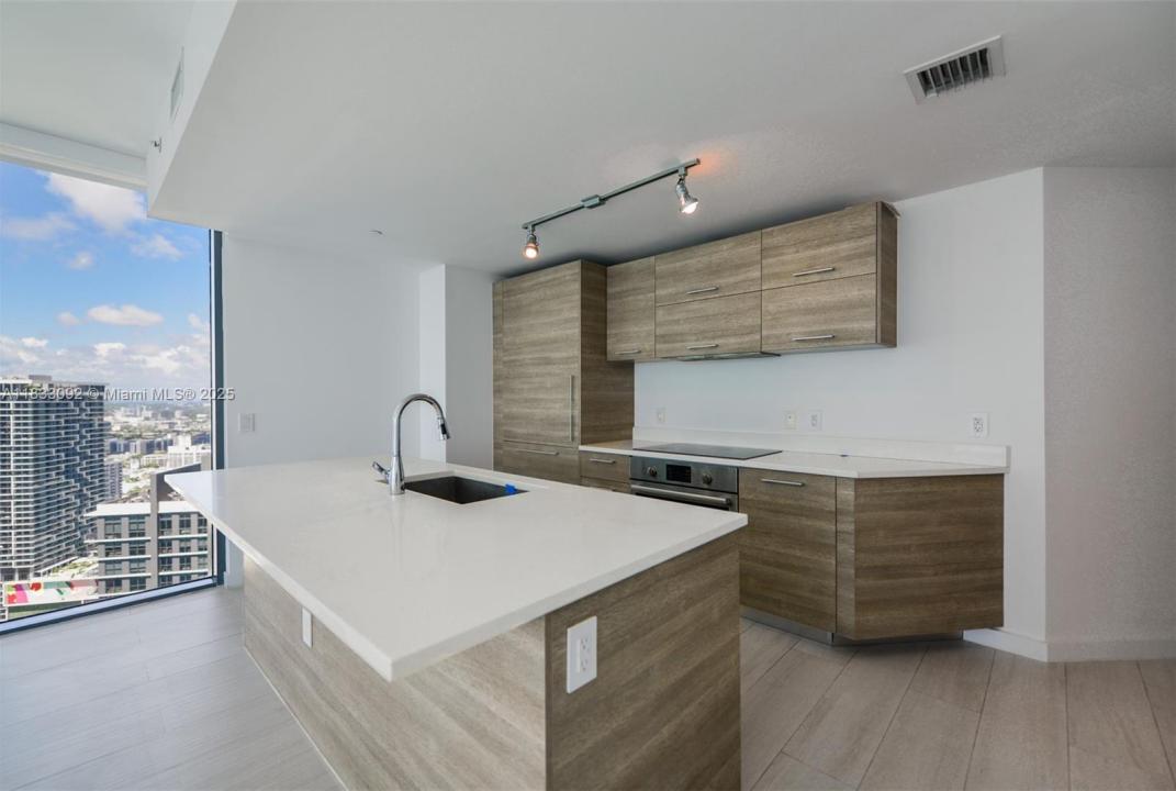 650 NE 32nd St 4301, Miami, Flórida 33137, Estados Unidos