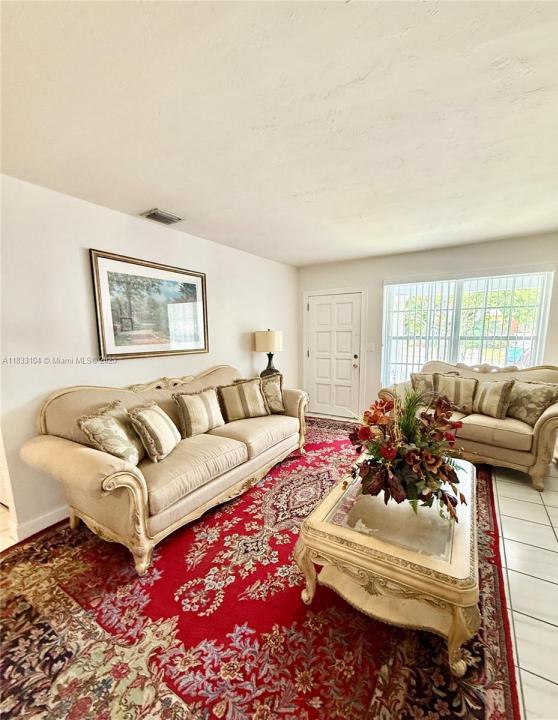 2145 SW 26th St, Miami, פלורידה 33133, ארצות הברית של אמריקה 
