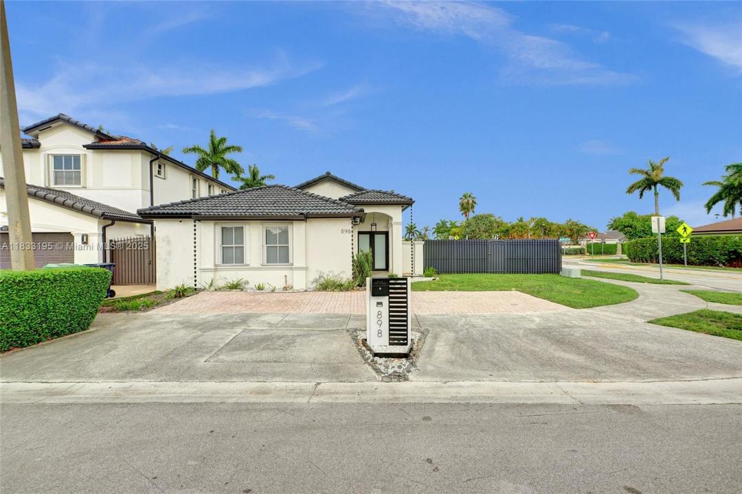 898 NW 131st Ave, Miami, Florida 33182, Estados Unidos