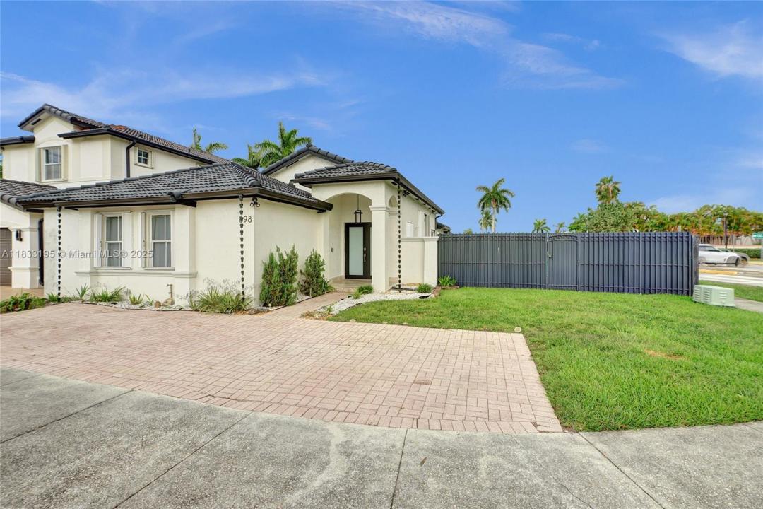 898 NW 131st Ave, Miami, Florida 33182, Estados Unidos
