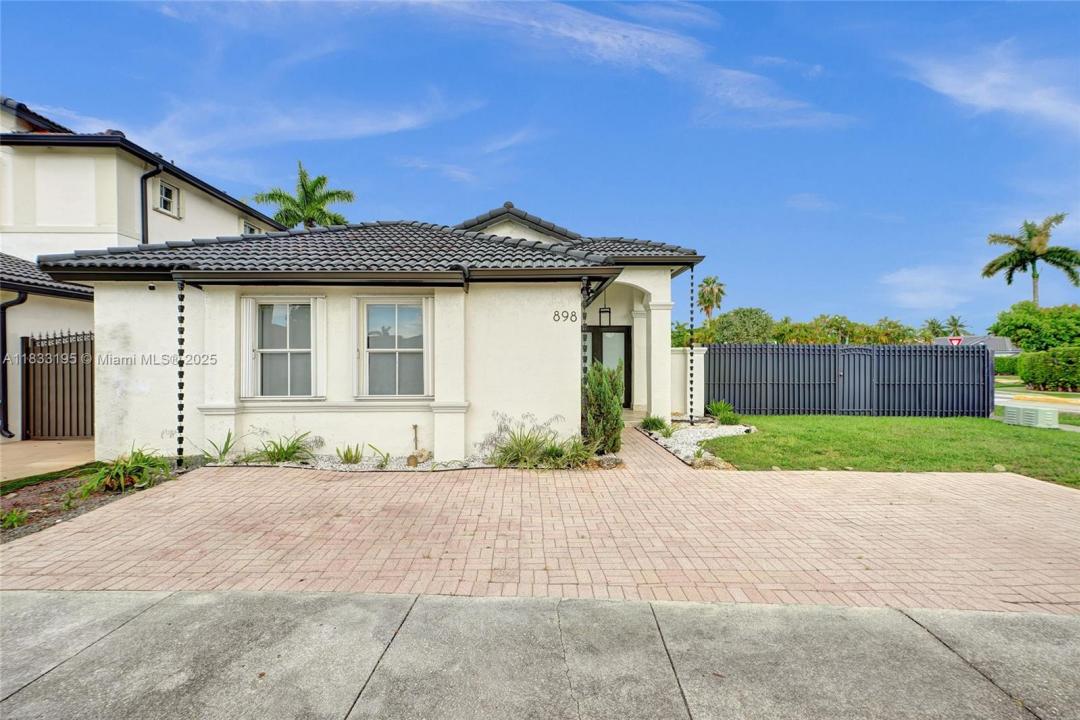 898 NW 131st Ave, Miami, Florida 33182, Estados Unidos
