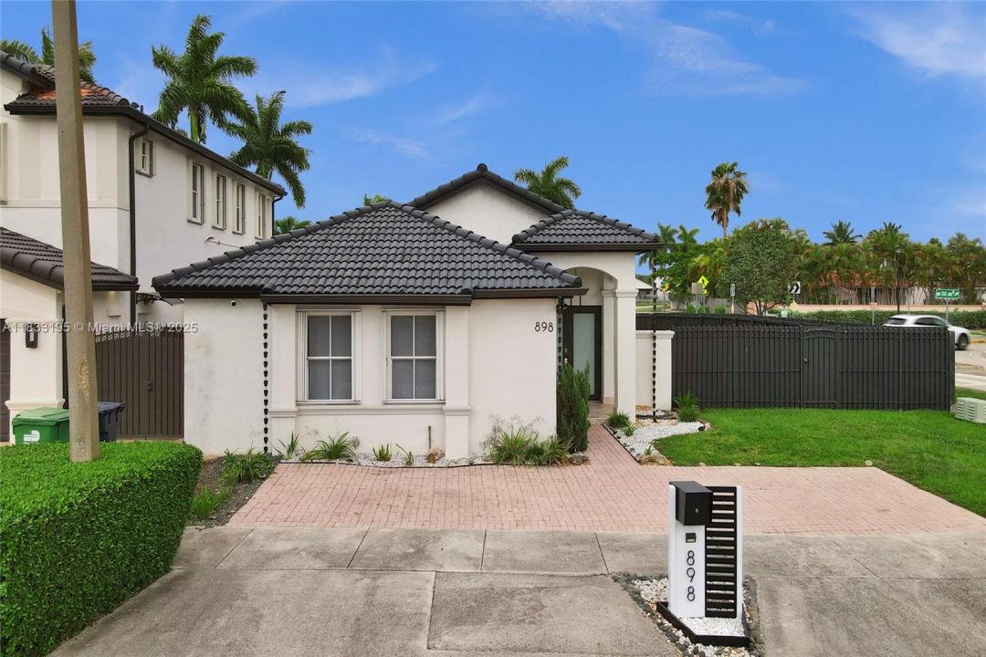 898 NW 131st Ave, Miami, Florida 33182, Estados Unidos