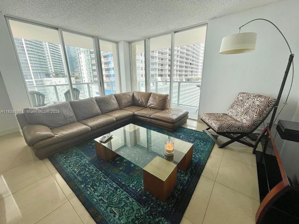 1155 Brickell Bay Dr 1401, Miami, Florida 33131, Stati Uniti
