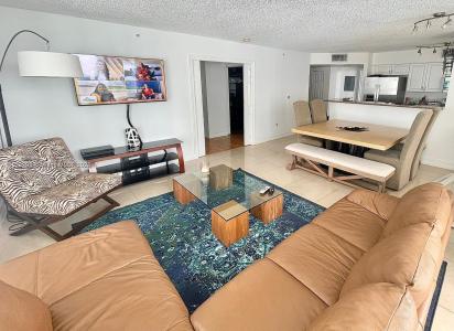 1155 Brickell Bay Dr 1401, Miami, Florida 33131, USA