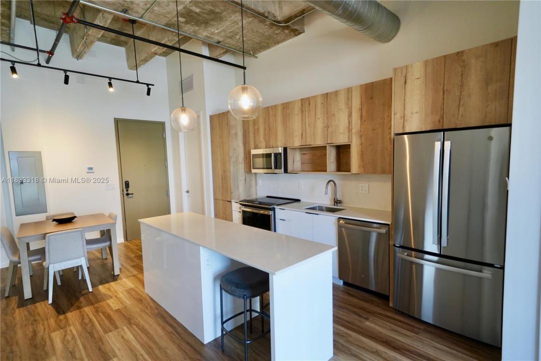 7920 NE 2nd Ave 506, Miami, Florida 33138, Estados Unidos