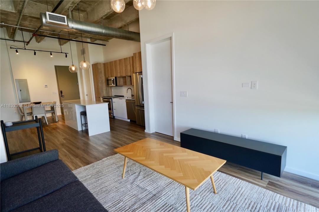 7920 NE 2nd Ave 506, Miami, Florida 33138, Estados Unidos