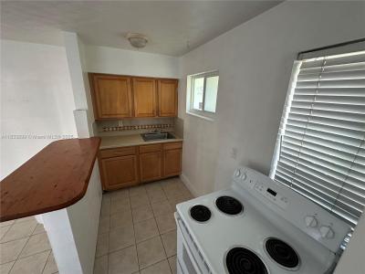 610 NE 12th Ave 1, Fort Lauderdale, Florida 33304, USA