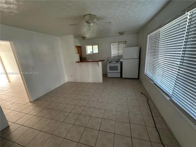 610 NE 12th Ave 1, Fort Lauderdale, Florida 33304, USA
