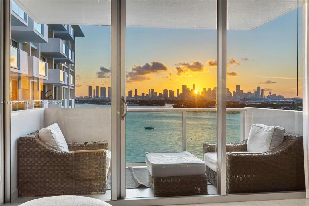 1000 West Ave 520, Miami Beach, Florida 33139, USA