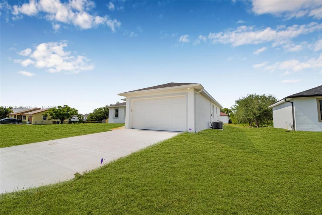 2506 5th ST SW, Lehigh Acres, פלורידה 33976, ארצות הברית של אמריקה