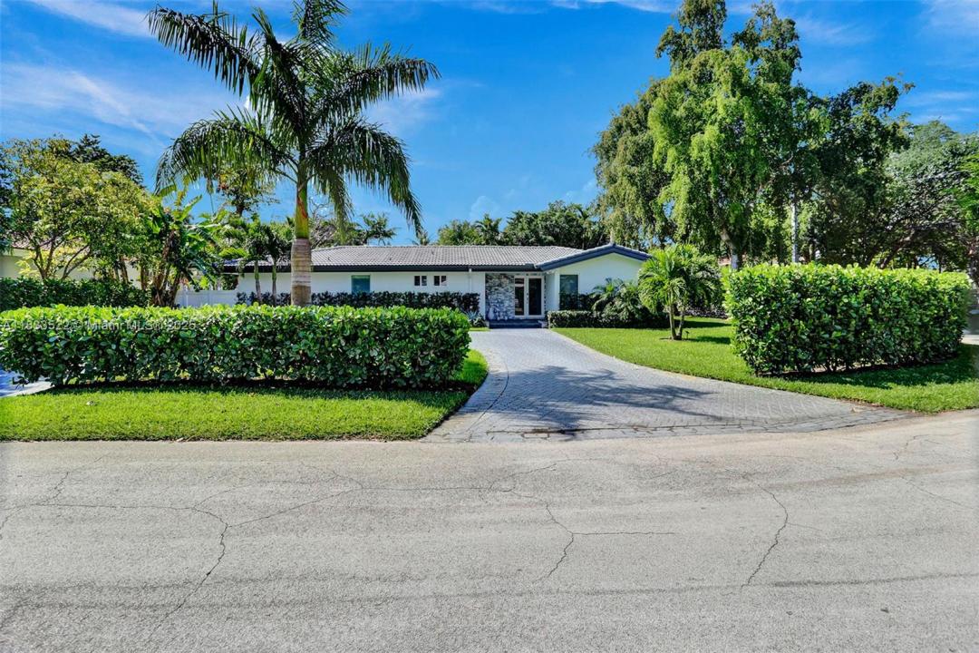 806 NE 92nd St, Miami Shores, פלורידה 33138, ארצות הברית של אמריקה 