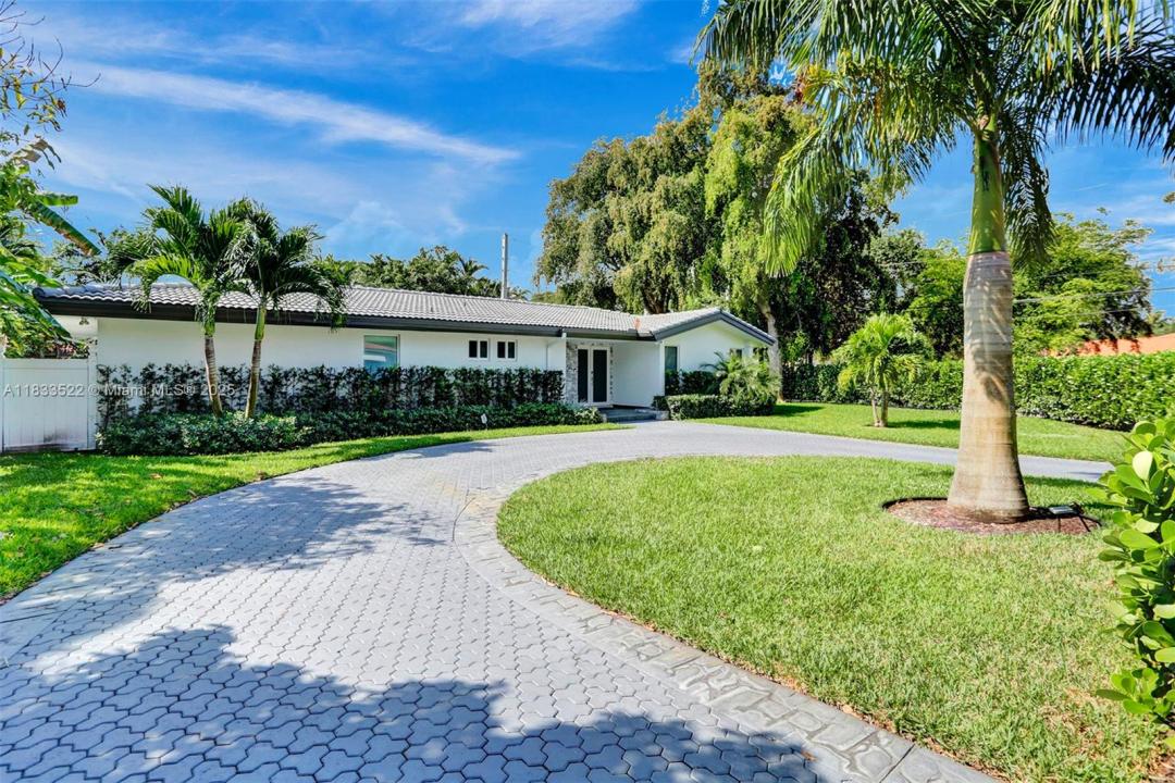 806 NE 92nd St, Miami Shores, פלורידה 33138, ארצות הברית של אמריקה 