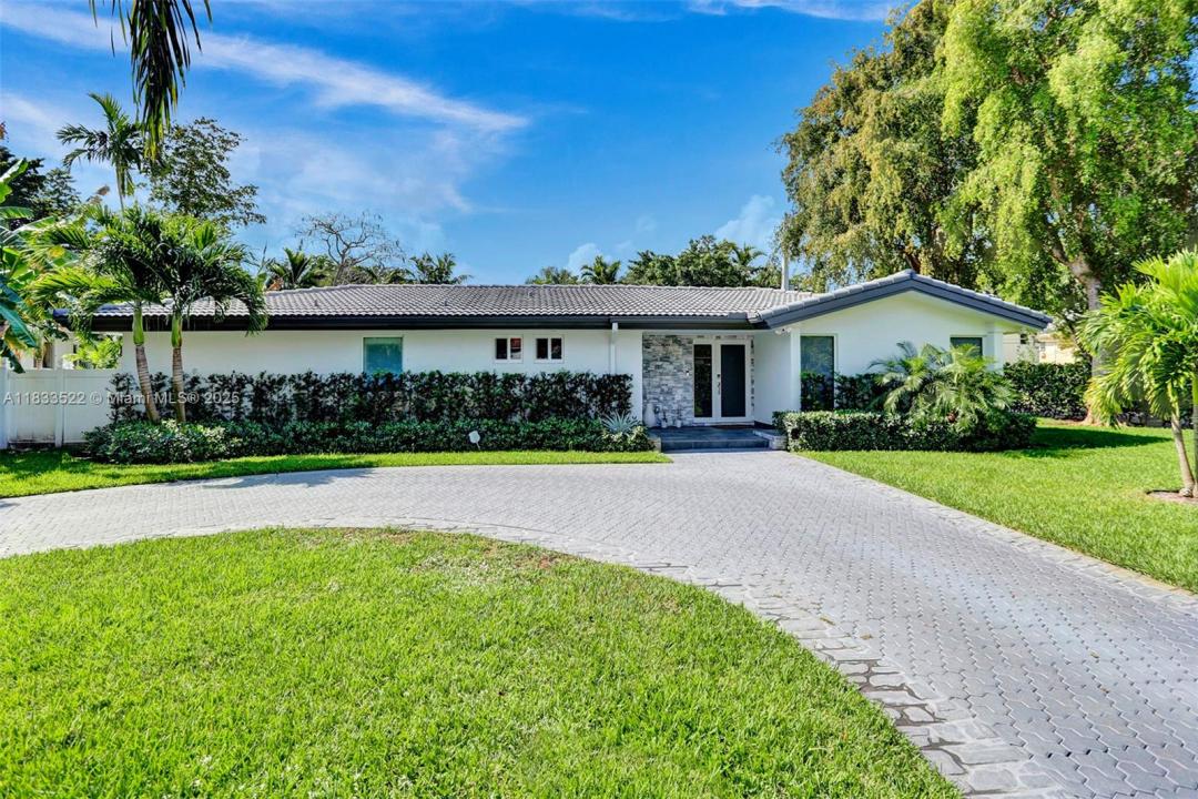806 NE 92nd St, Miami Shores, פלורידה 33138, ארצות הברית של אמריקה 